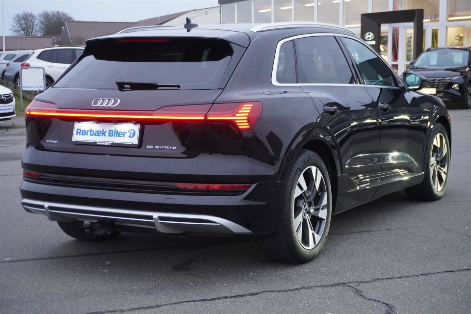 Audi e-tron 55 S-line quattro 5d