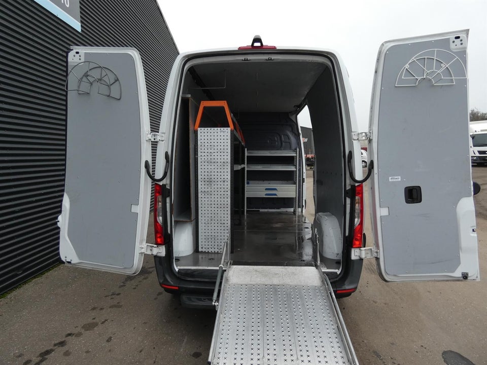 Mercedes Sprinter 214 2,2 CDi A2 Kassevogn aut. FWD