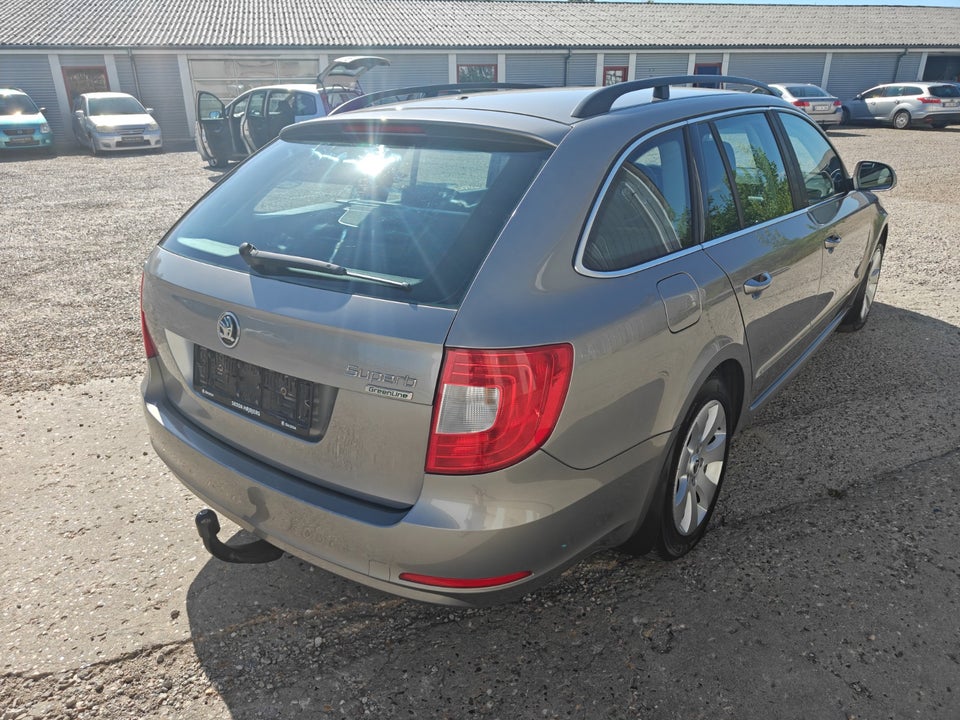 Skoda Superb 1,6 TDi 105 Ambition Combi GreenLine 5d