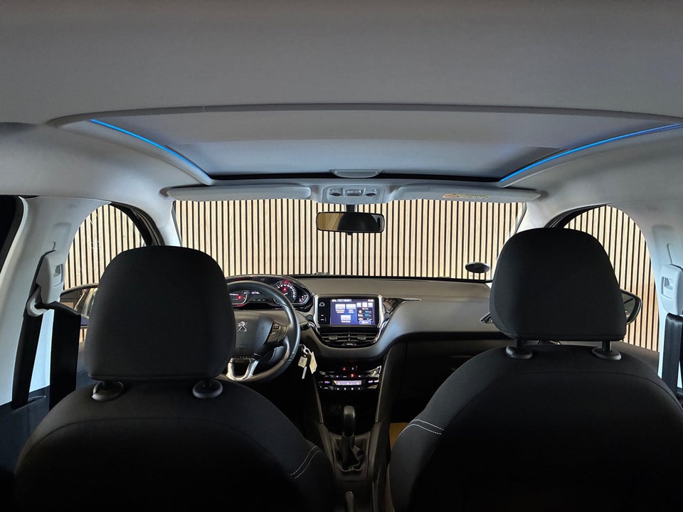 Peugeot 208 1,2 VTi 82 Allure Sky 5d