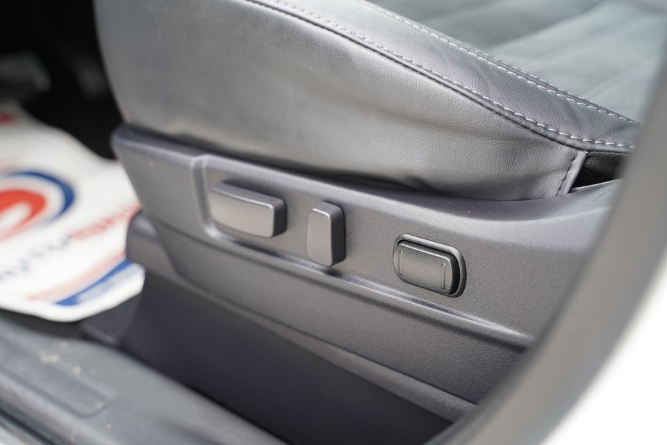 Mitsubishi Outlander 2,4 PHEV Inform+ CVT 4WD 5d