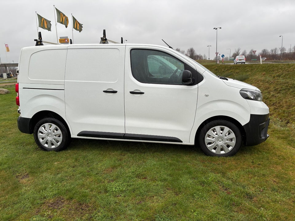Toyota ProAce 1,6 D 95 Compact Base 5d