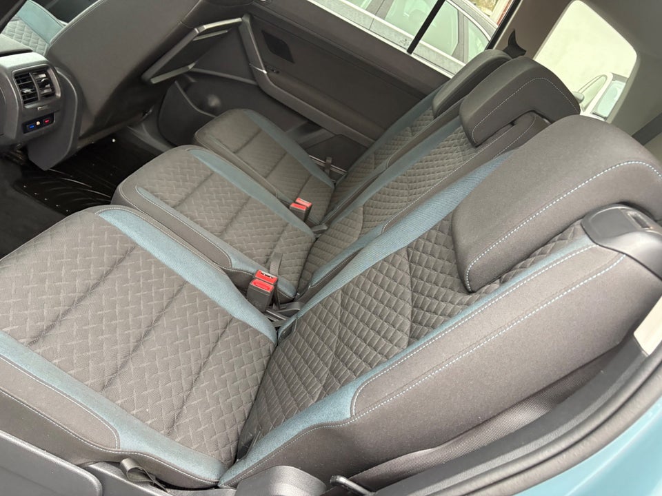 VW Touran 1,6 TDi 115 IQ.Drive 7prs 5d