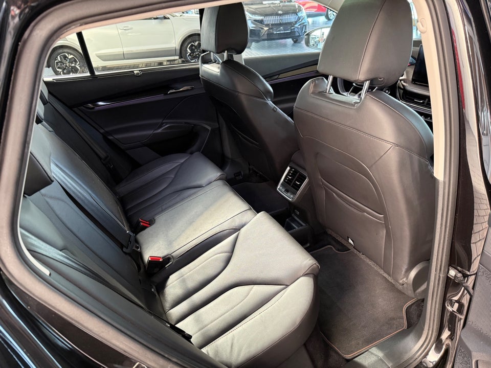 Skoda Enyaq 80 iV Suite 5d