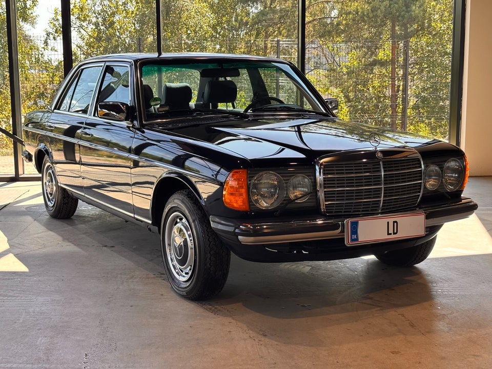 Mercedes 230 E 2,3 4d