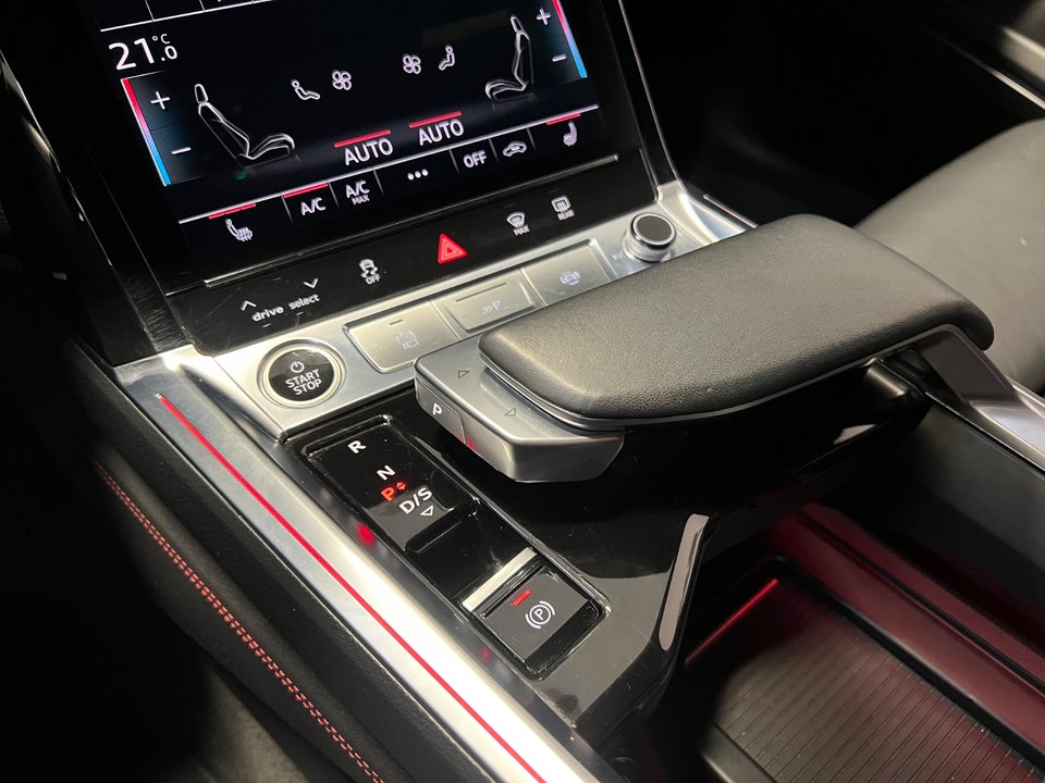 Audi Q8 e-tron 55 S-line quattro 5d