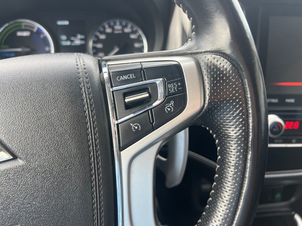 Mitsubishi Outlander 2,4 PHEV Invite+ CVT 4WD 5d