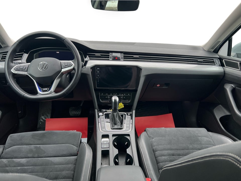 VW Passat 1,4 GTE High DSG 4d