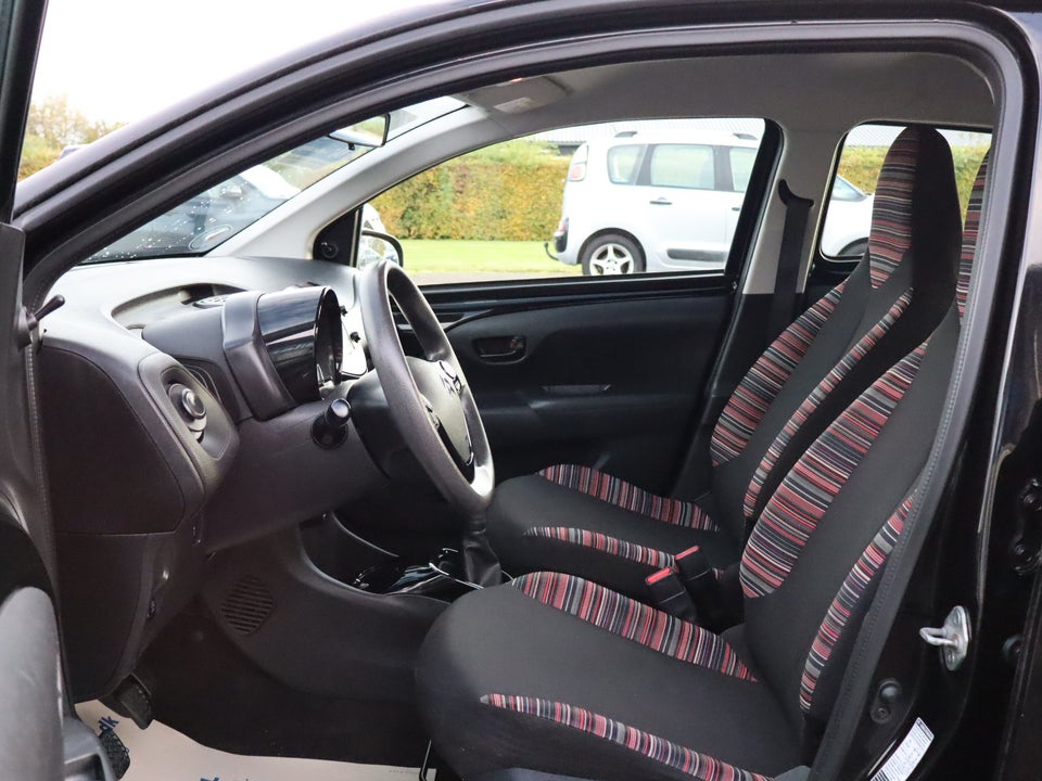 Citroën C1 1,0 VTi Street+ 5d