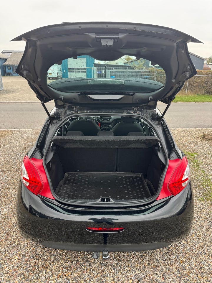 Peugeot 208 1,6 e-HDi 92 Active 5d