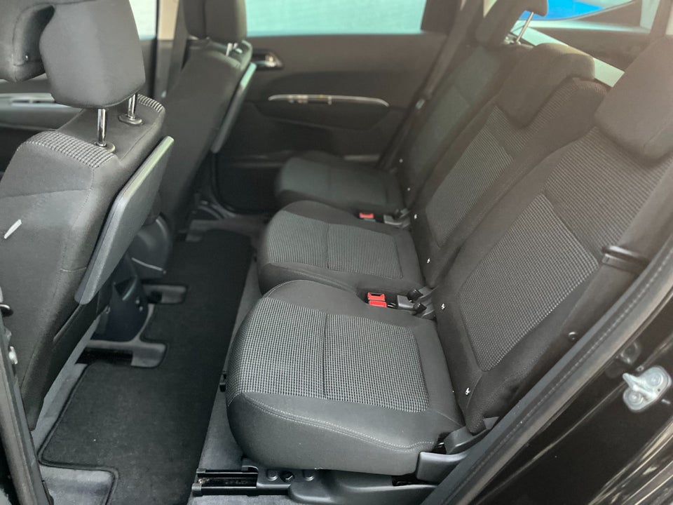 Peugeot 5008 1,6 HDi 112 Premium ESG 5d