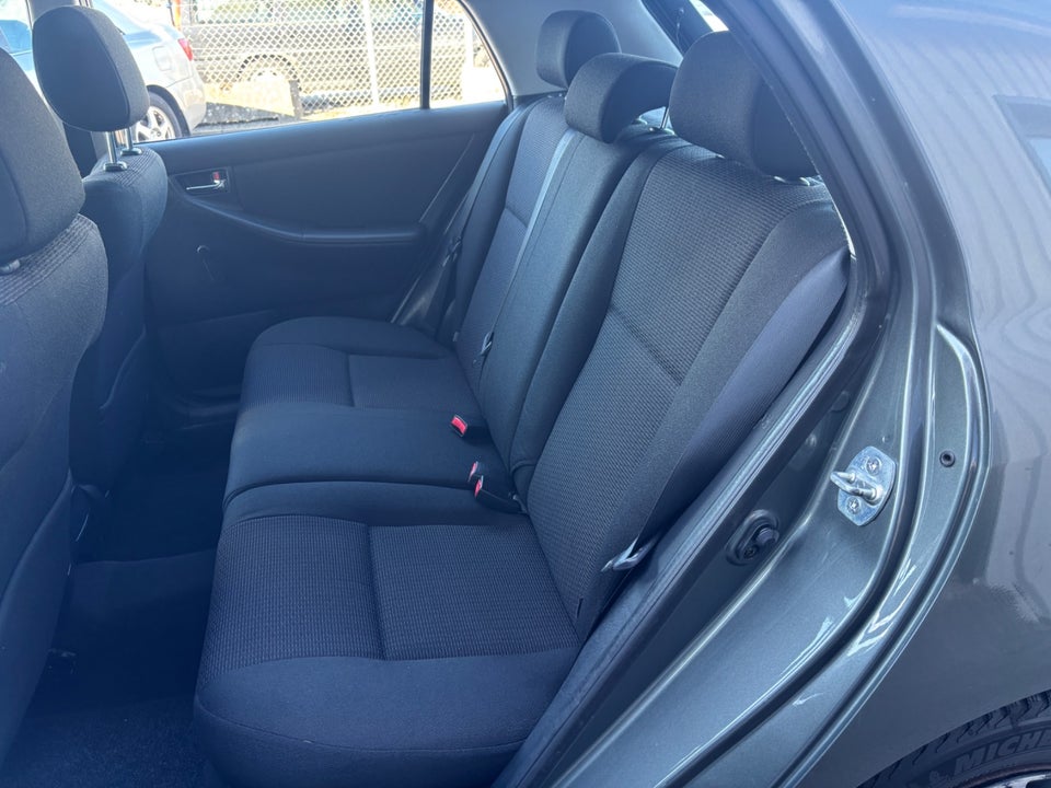 Toyota Corolla 1,4 Terra 5d