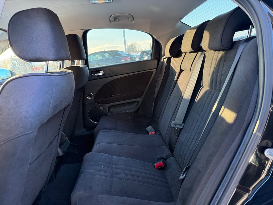 Alfa Romeo 159 2,2 JTS 4d