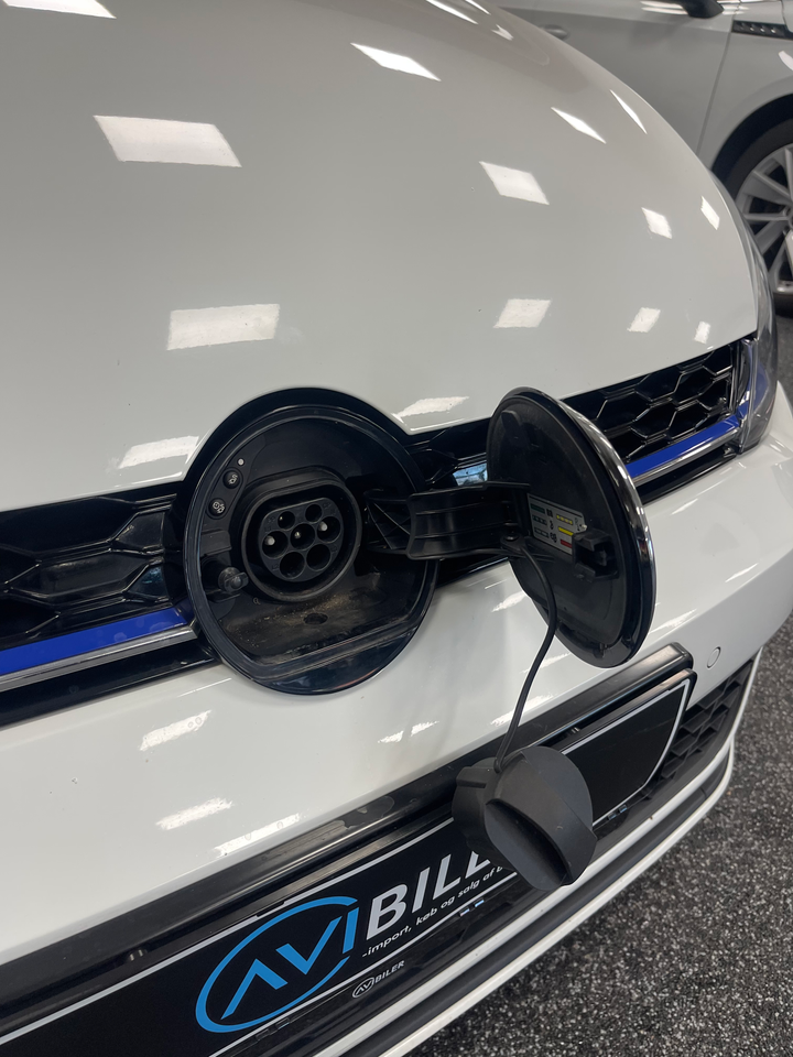 VW Golf VII 1,4 GTE DSG 5d