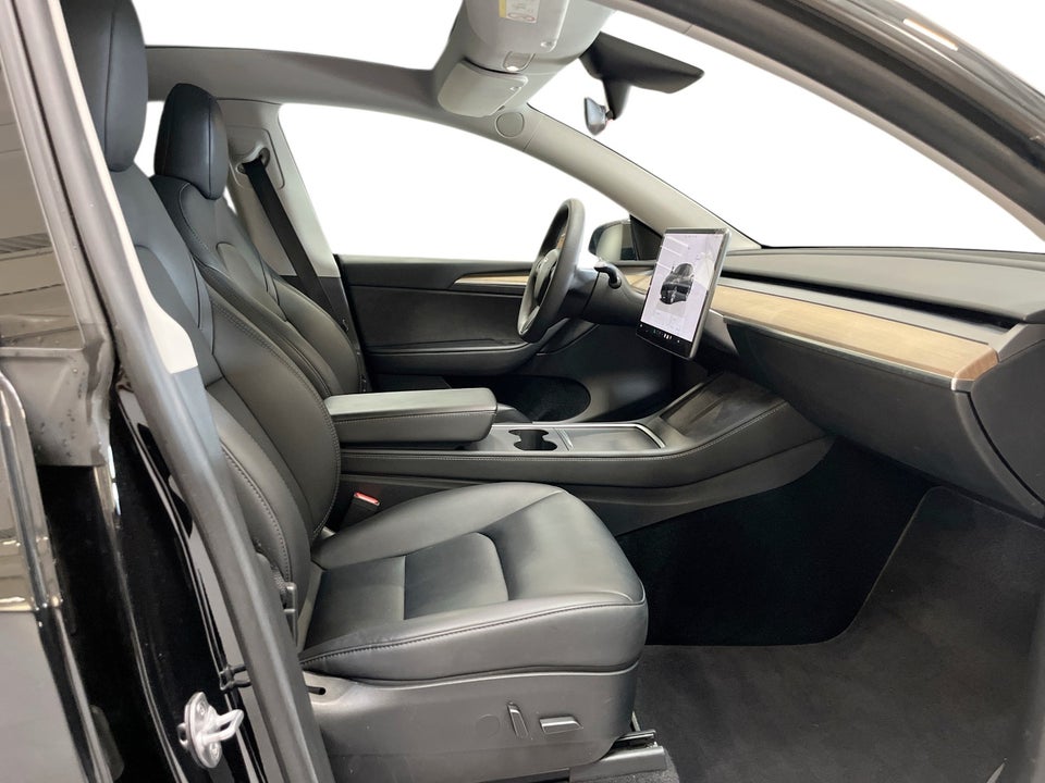 Tesla Model Y RWD 5d