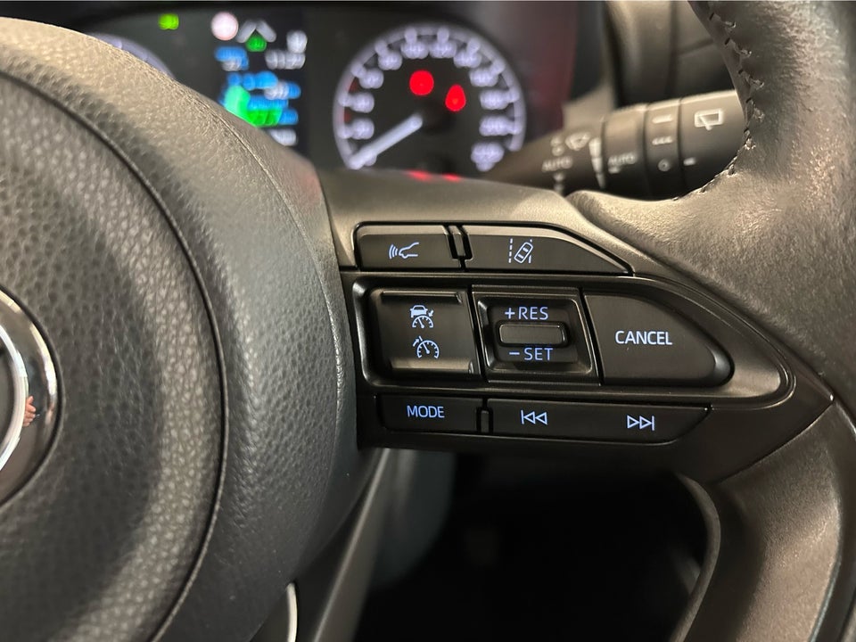 Toyota Yaris 1,5 Hybrid H1 e-CVT 5d