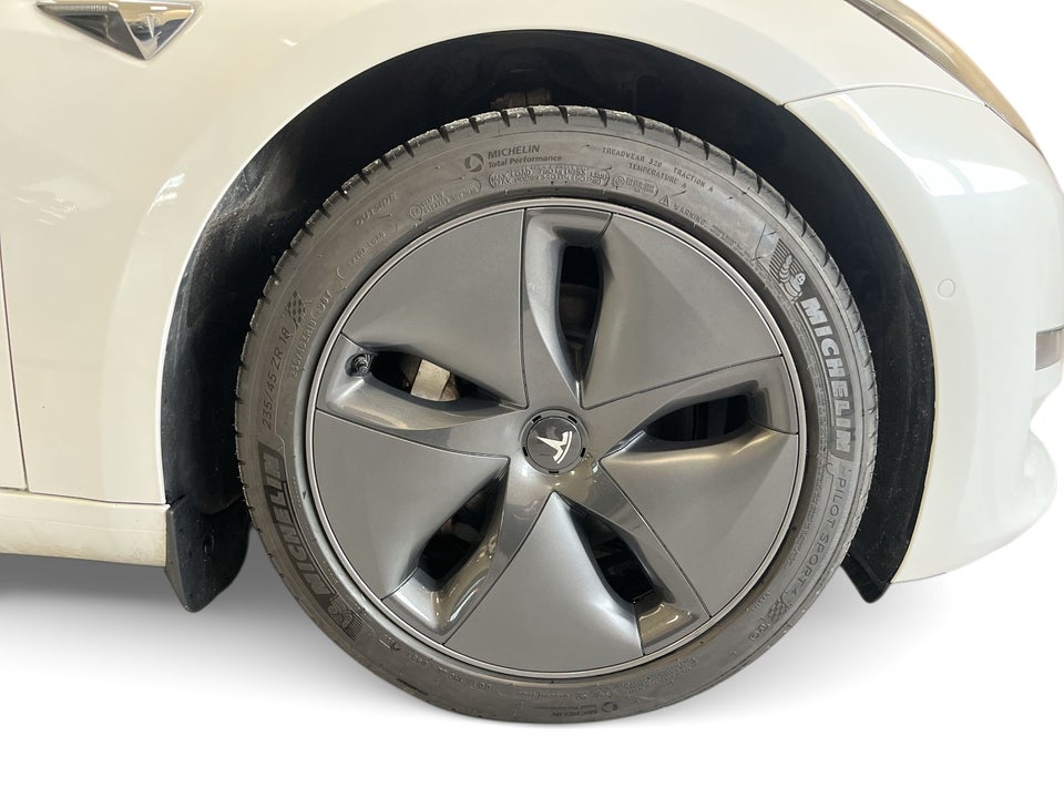Tesla Model 3 Long Range AWD 4d