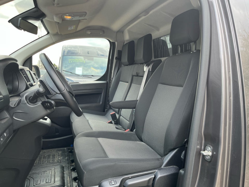 Toyota ProAce 2,0 D 144 Long Comfort Master aut. 4d