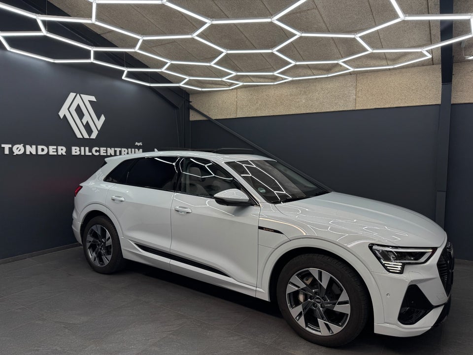 Audi e-tron 55 S-line quattro 5d