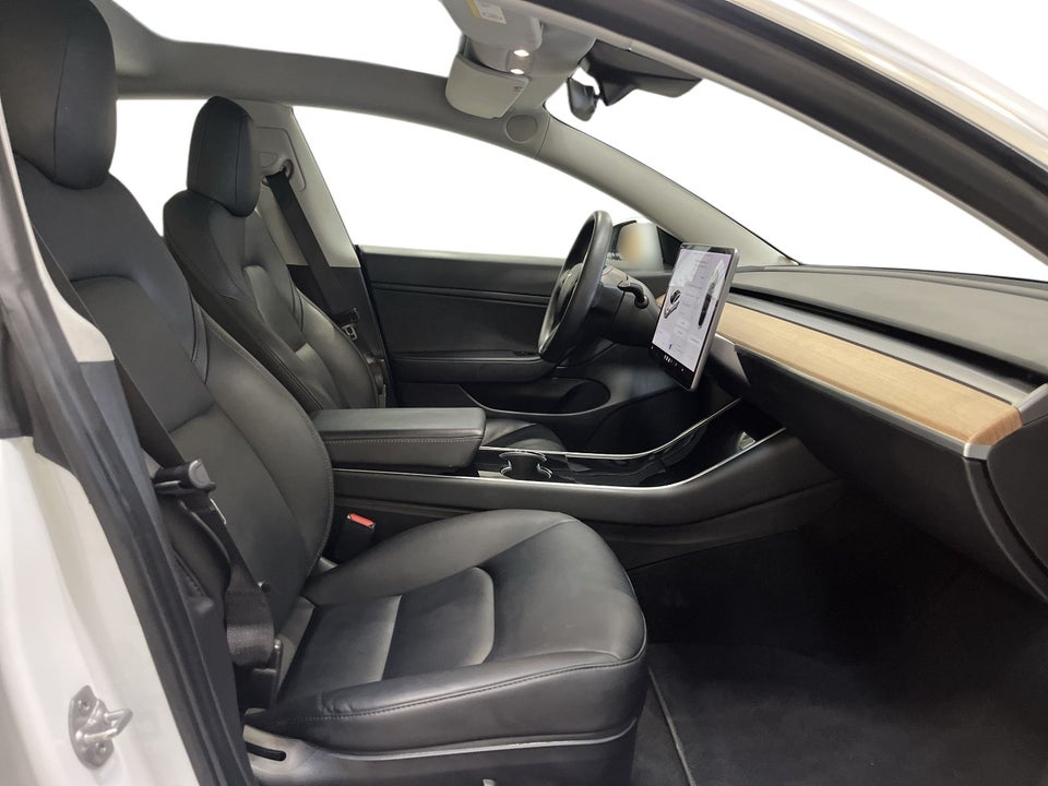 Tesla Model 3 Long Range AWD 4d