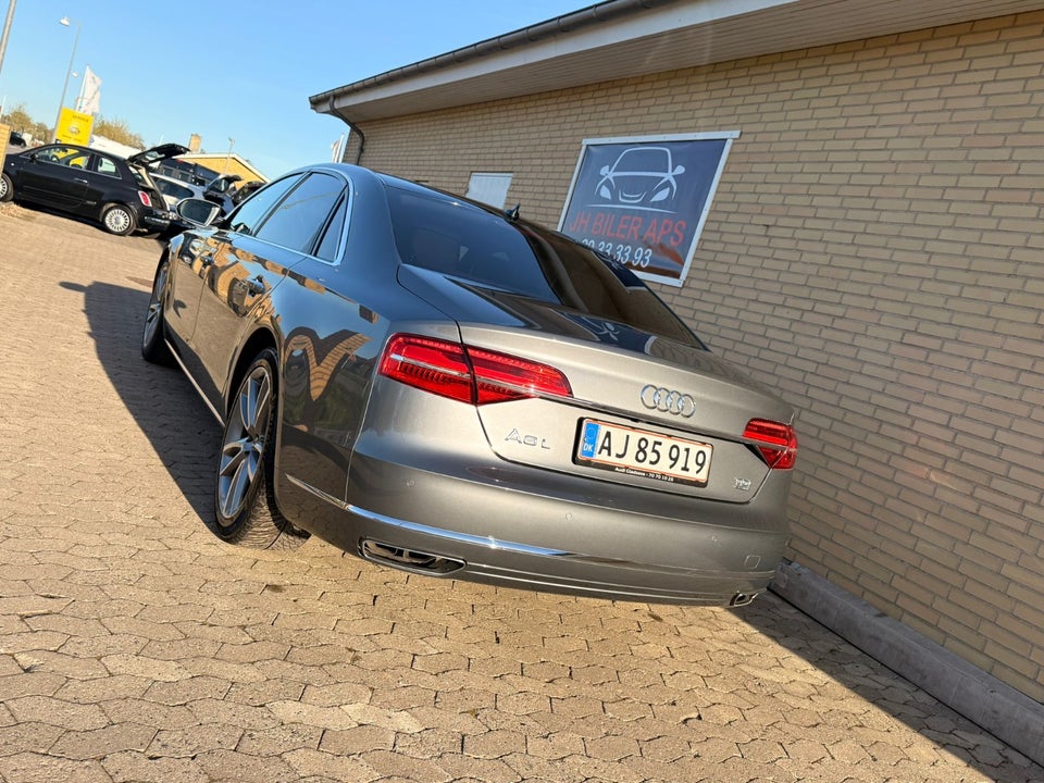 Audi A8 3,0 TDi 258 quattro Tiptr. lang 4d