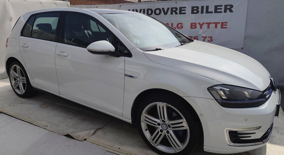 VW Golf VII 1,4 GTE Highline DSG 5d