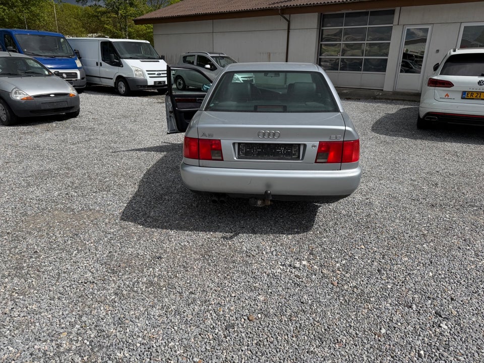 Audi A6 2,6  4d