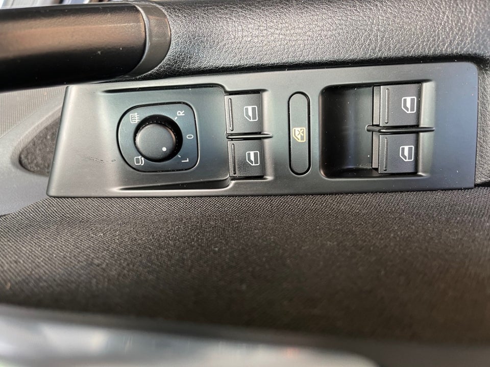 VW Passat 2,0 TDi 140 Highline DSG BMT 4d