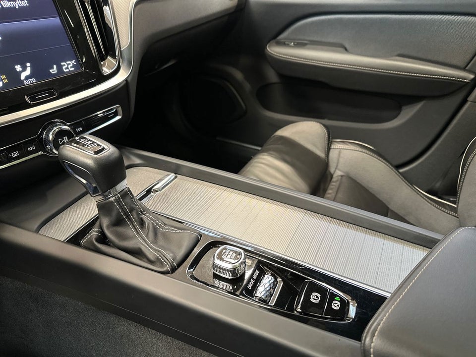 Volvo V60 2,0 T5 250 R-Design aut. 5d