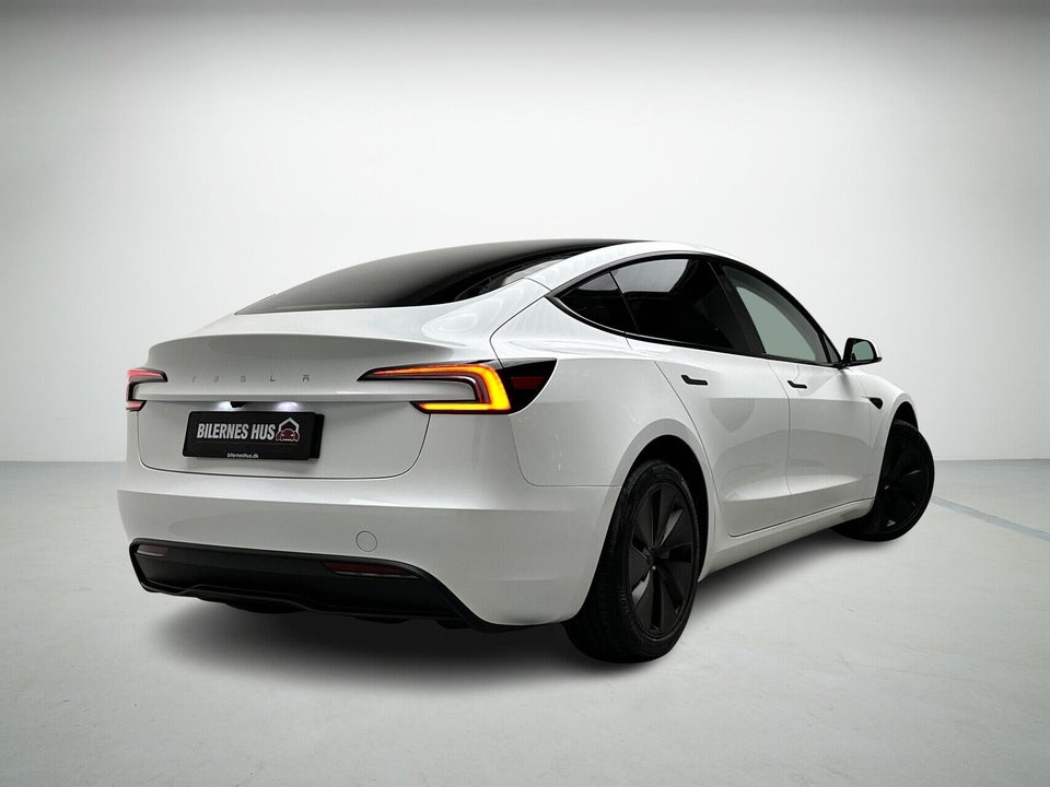 Tesla Model 3 Long Range RWD 4d