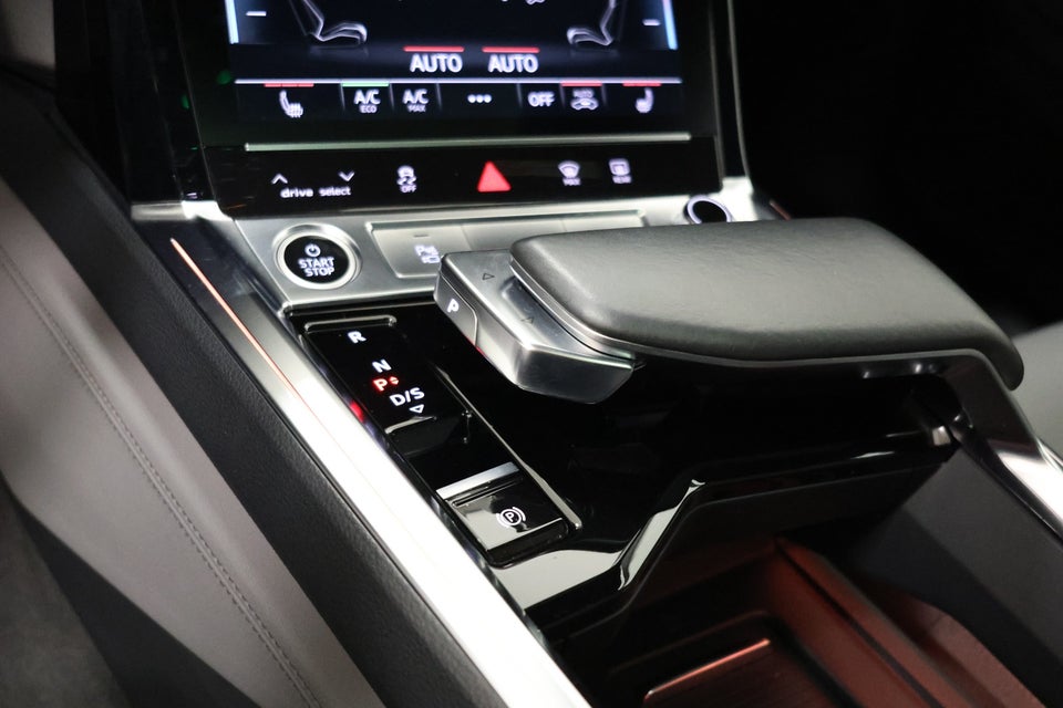 Audi e-tron 55 S-line quattro 5d