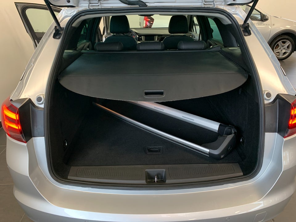 Opel Astra 1,2 T 110 Elegance Sports Tourer 5d