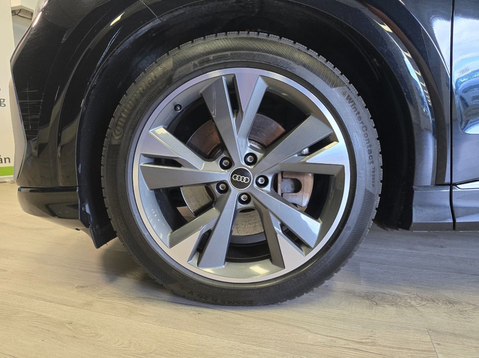 Audi Q4 e-tron 50 S-line quattro 5d