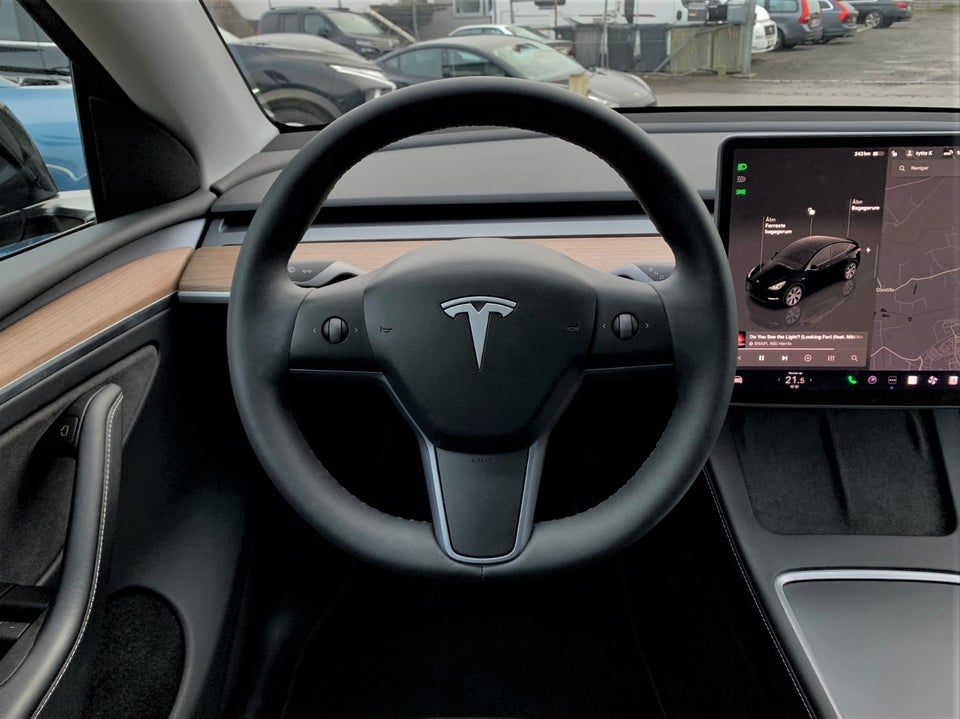 Tesla Model Y Long Range AWD 5d