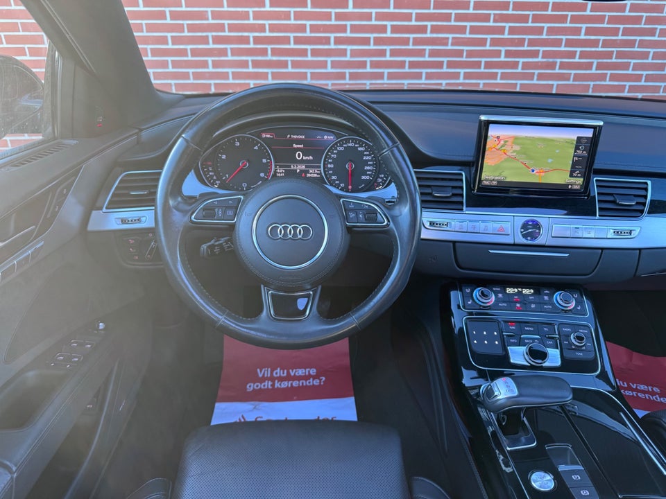 Audi A8 3,0 TDi 250 quattro Tiptr. 4d