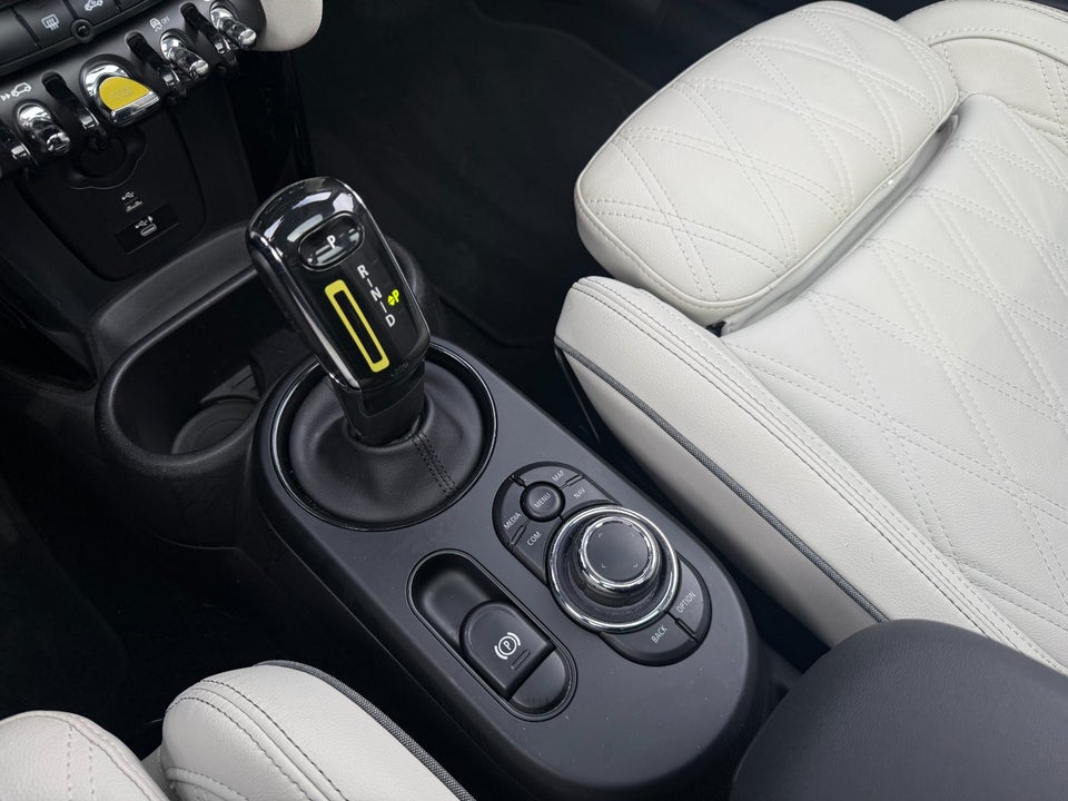 MINI Cooper SE Classic Trim 3d