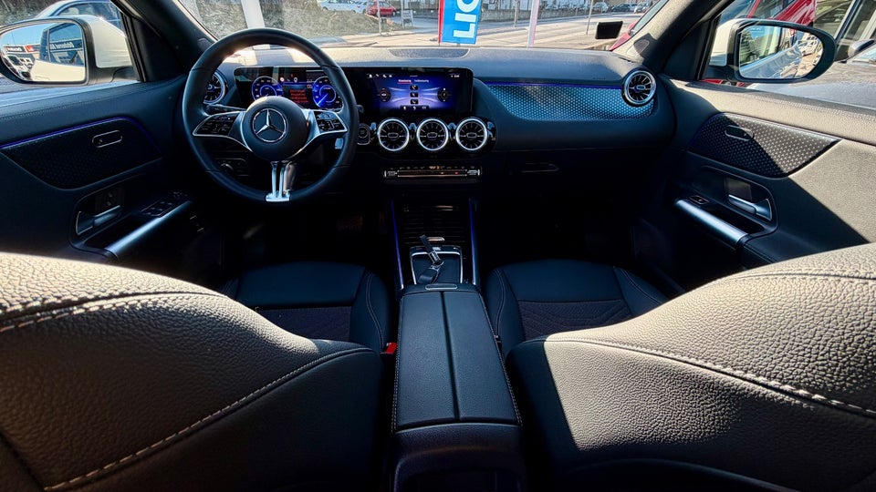 Mercedes EQA300 Progressive 4Matic 5d