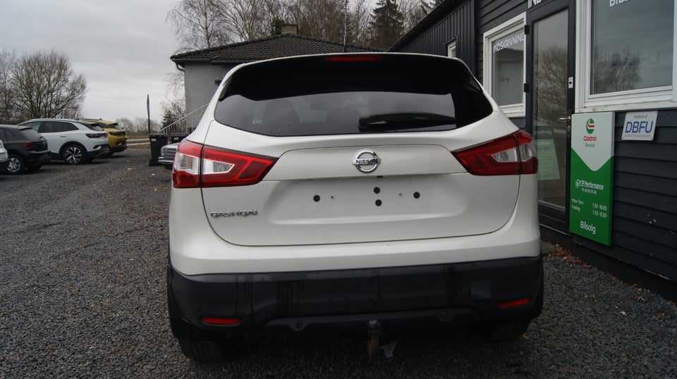 Nissan Qashqai 1,2 Dig-T 115 N-Connecta 5d