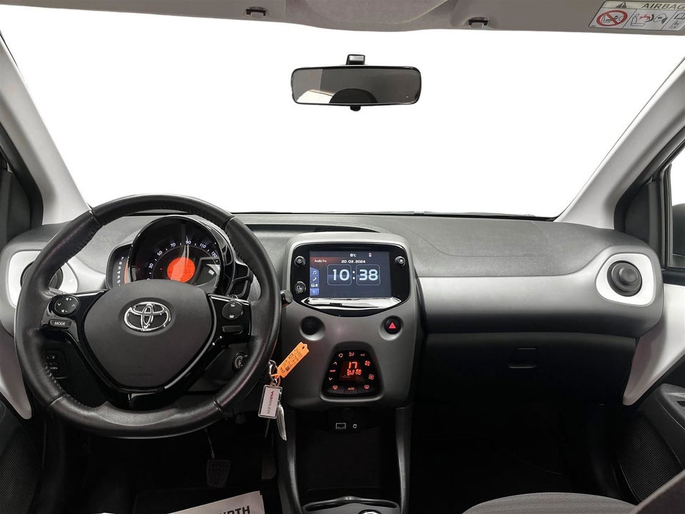 Toyota Aygo 1,0 VVT-i x-pression x-shift 5d