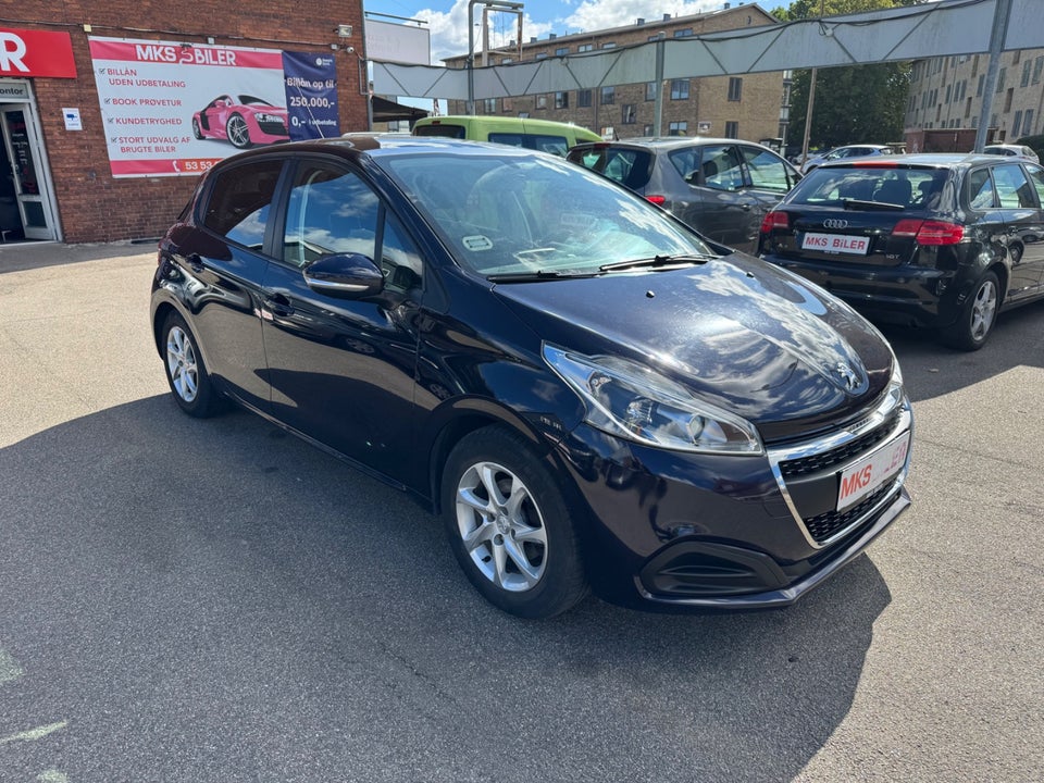 Peugeot 208 1,2 VTi 82 Allure Sky 5d