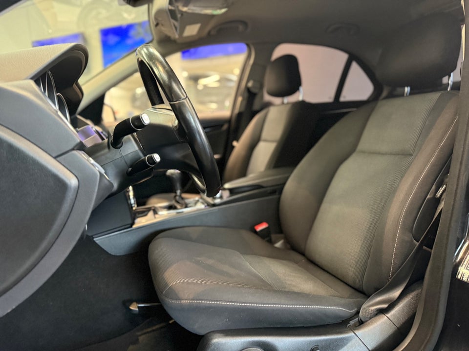 Mercedes C200 2,2 CDi BE 4d