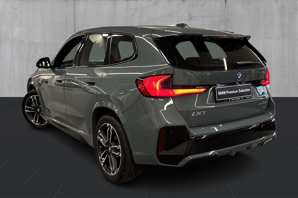 BMW iX1 xDrive30 M-Sport 5d