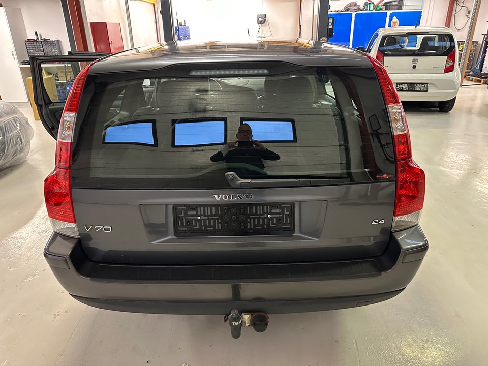 Volvo V70 2,4 140 5d