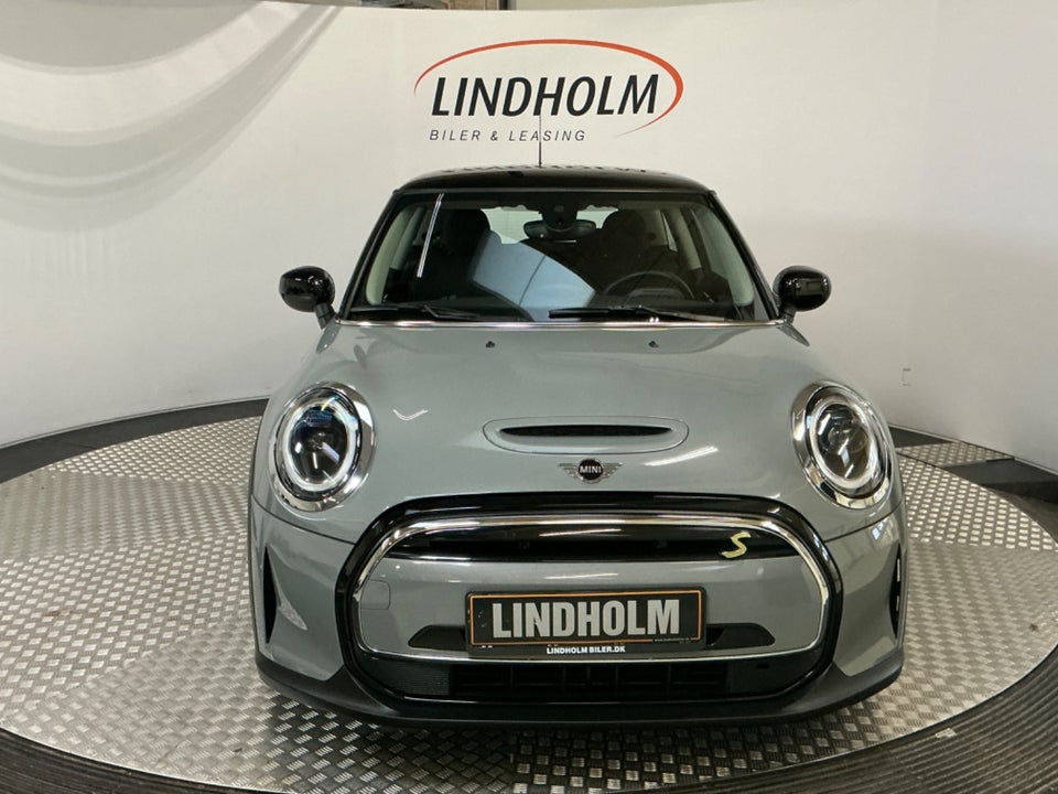 MINI Cooper SE Essential 3d