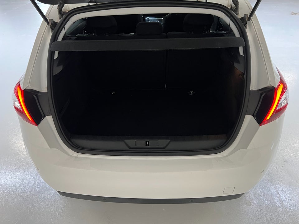 Peugeot 308 1,6 BlueHDi 120 Style 5d