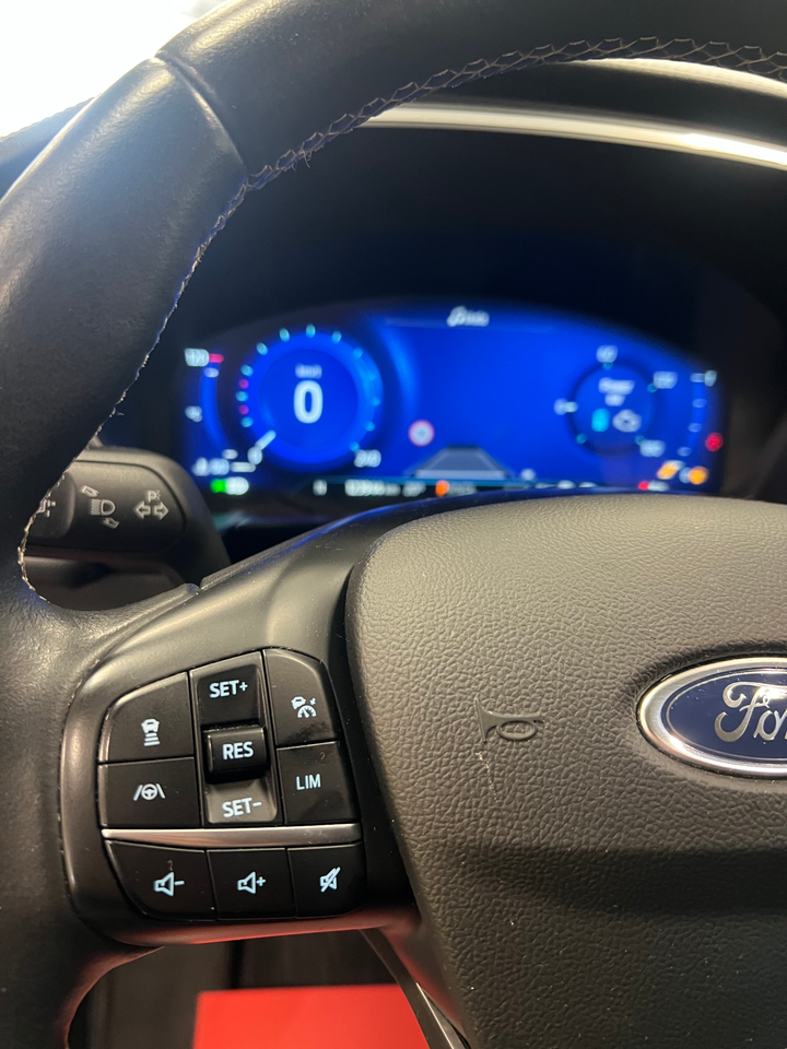 Ford Kuga 2,5 PHEV Vignale CVT 5d