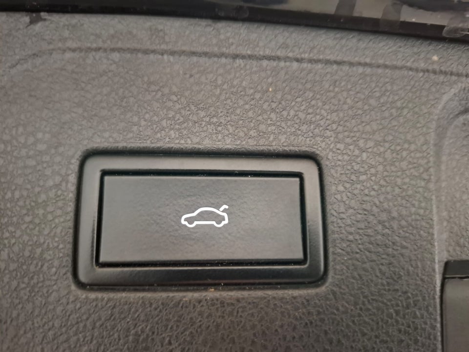 VW Passat 2,0 TDi 240 R-line Variant DSG 4Motion 5d