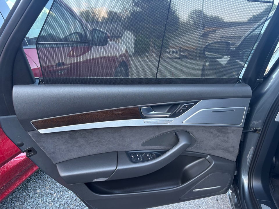 Audi A8 3,0 TDi 258 quattro Tiptr. lang 4d