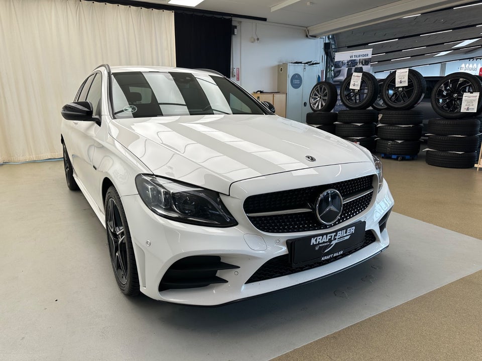 Mercedes C300 de 2,0 AMG Line stc. aut. 5d