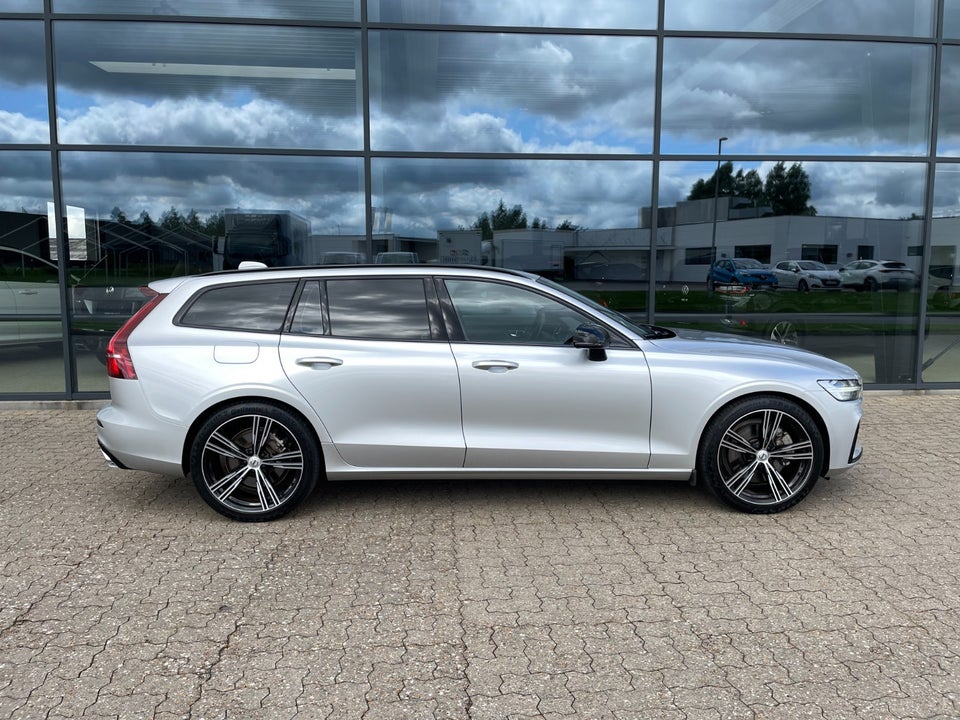 Volvo V60 2,0 T6 ReCharge R-Design aut. AWD 5d